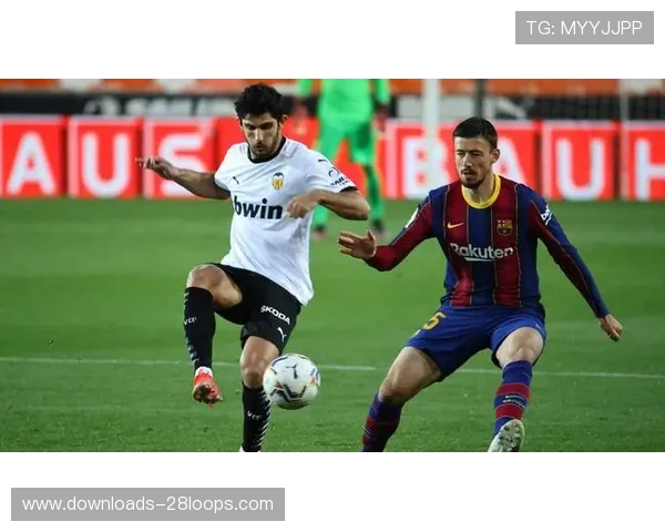 巴萨破密集防守难题:边路宽度与中路渗透结合 巴萨破密集防守难题:边路宽度与中路渗透结合